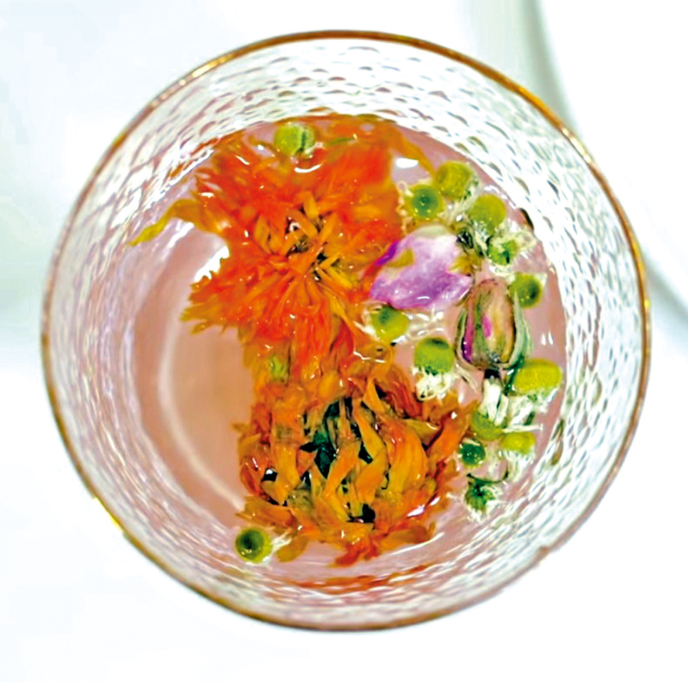 　　圖：玫瑰石斛花茶疏肝解鬱。