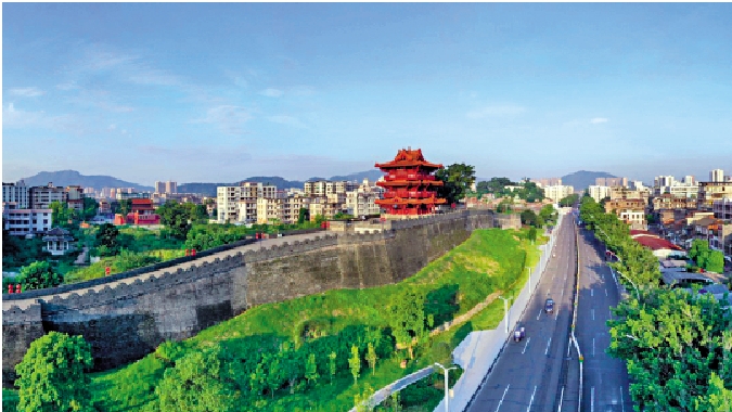 　　圖：始建於宋代的肇慶古城牆。