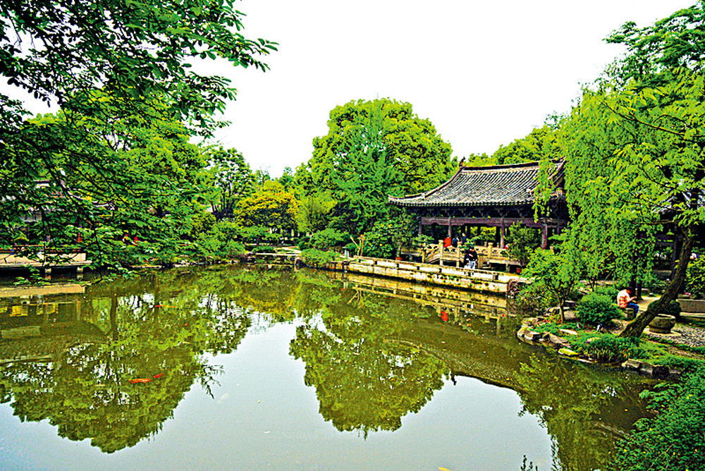 　　圖：陸游重遊沈園憶起與愛人唐婉往事，感慨萬分。