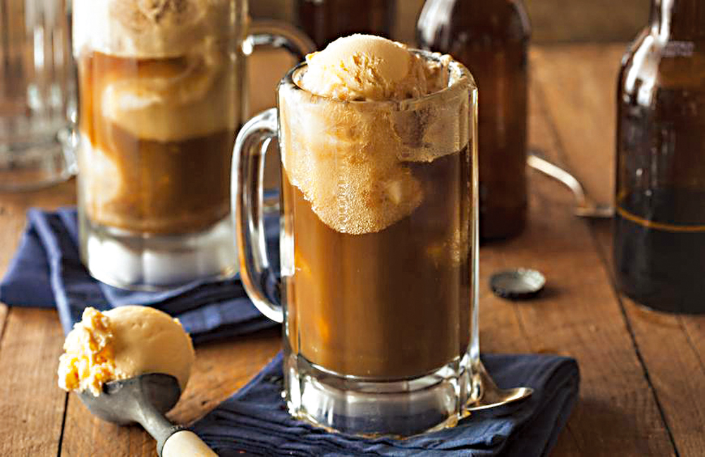 　　圖：根汁汽水加上冰淇淋變成甜品。\資料圖片