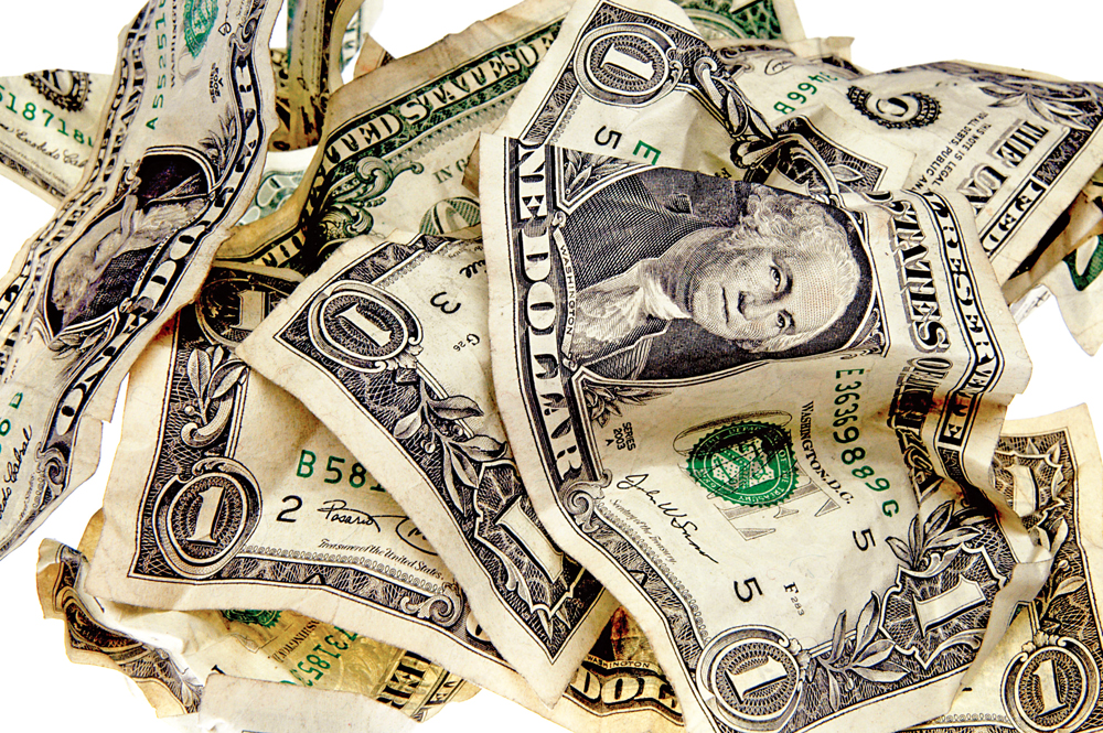 　　圖：美國10年美債收益率一度破1.2%。無疑美國貨幣政策的拐點早已顯現，可惜當前還處於將退未退的糾結狀態，而且依然一味印銀紙對抗經濟問題，已是完全扭曲金融市場操作。