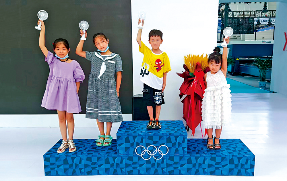 　　圖：青島國際機床展會展示的奧運頒獎台，就是由邦德激光製作。\受訪者供圖