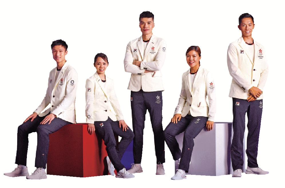 　　圖：出戰奧運的港隊代表穿上新制服，左起：蔡俊彥、劉慕裳、張小倫、陳晞文及鄭俊樑。