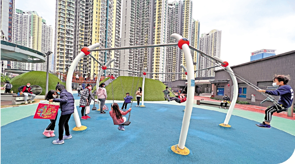 　　圖：6人鞦韆，可供6名小朋友一起盪鞦韆。