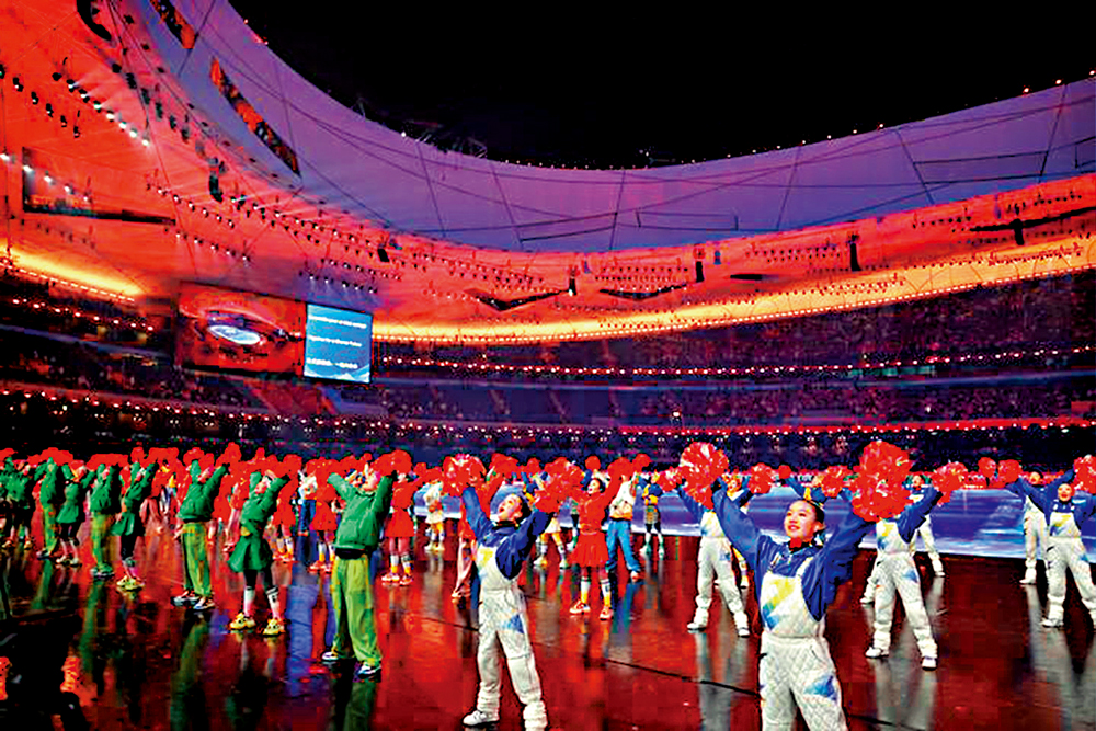 　　圖：演員在北京冬奧會開幕式綵排表演中。\新華社