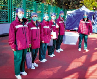 　　圖：中山大學附屬第一醫院援港核酸採樣隊。\受訪者供圖