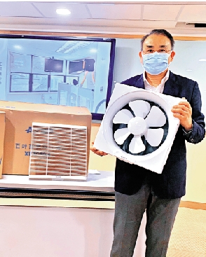 　　圖：源柏樑表示，改裝後的病房能達到每小時6次以上的換氣量水平，預期本周內可完成。