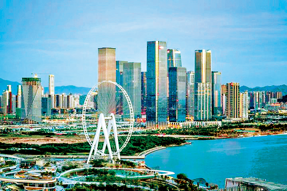 　　圖：寶安濱海文化公園是深圳的網紅景點之一，配有中國首座全天景轎廂摩天輪。