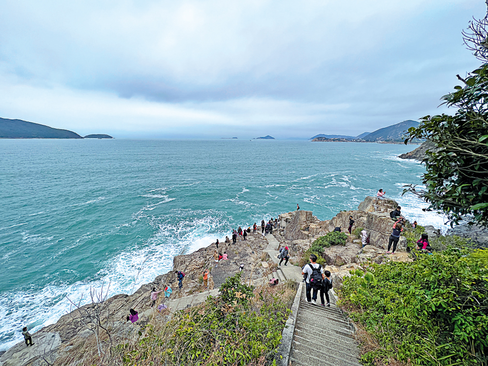 　　圖：「歌連臣角炮台遺址」。