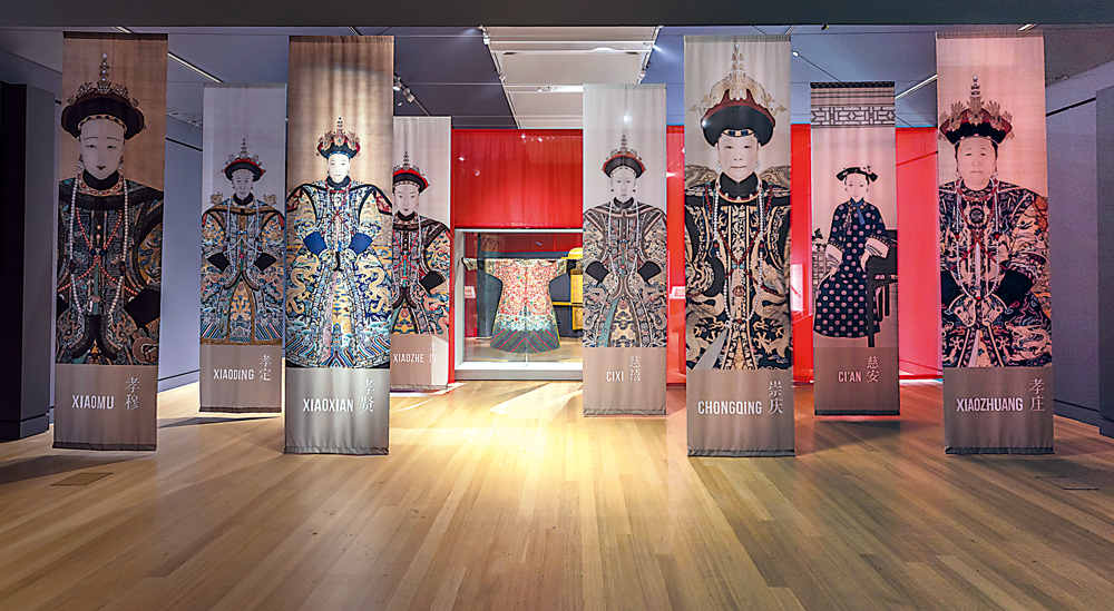 　　圖：王伊悠希望觀眾能在展覽中產生情感上的共鳴。圖為「鳳舞紫禁：清代皇后的藝術與生活」展覽現場。