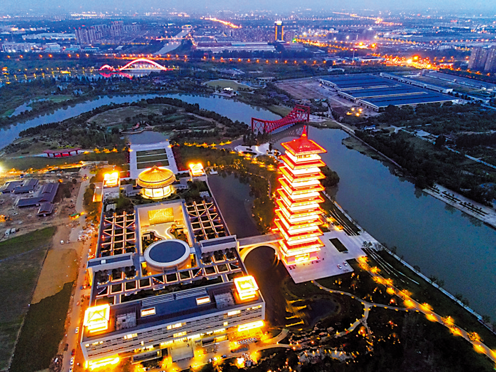 　　圖：揚州中國大運河博物館夜景。\新華社