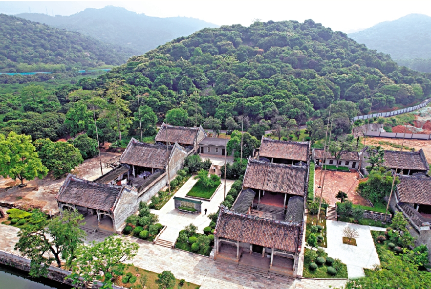 圖:鍾氏大宗祠是黃埔區文化底蘊的一個縮影。為傳承保護歷史文化,黃埔區以自然村為單位啟動全區村史編修。圖為蘿崗鍾氏大宗祠建築群。\網絡圖片