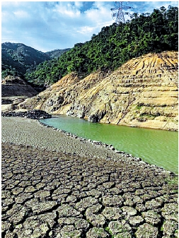 　　圖：下城門水塘龜裂情況屬正常。