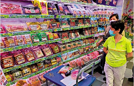 　　圖：消委會提醒，加工肉類已被國際研究機構歸類為「令人致癌」食品，應減少進食。