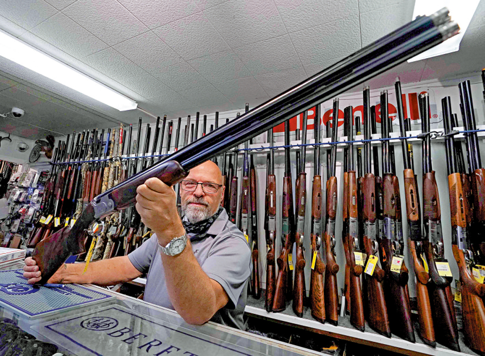 　　圖：美國生產的商用槍支數量驚人，導致國內槍案頻發。\法新社