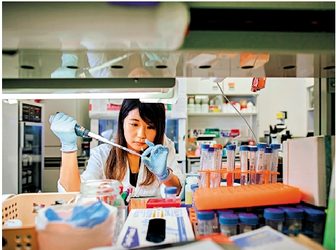 　　圖：多名學者及商界均期望李家超積極推動香港創科的發展，帶領香港建設成為「國際創新科技中心」。