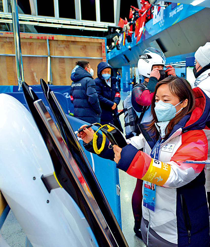 　　圖：終點區監測雪橇橇刃溫度，是裁判的工作之一。\受訪者供圖