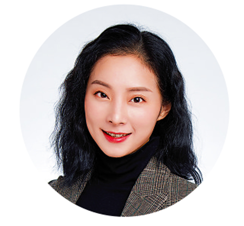 　　圖：國家二級演員朱紅星飾演小青。