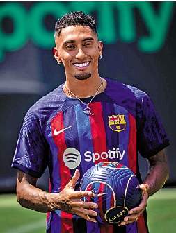 　　圖：拉芬夏已正式轉投巴塞隆拿。\網絡圖片