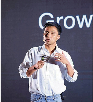 　　圖：邵亦波憑藉在金融行業的資源積累，1999年從美國回到上海創辦易趣網。/網絡圖片