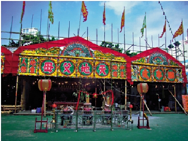 　　圖：香港舉行盂蘭勝會場景。