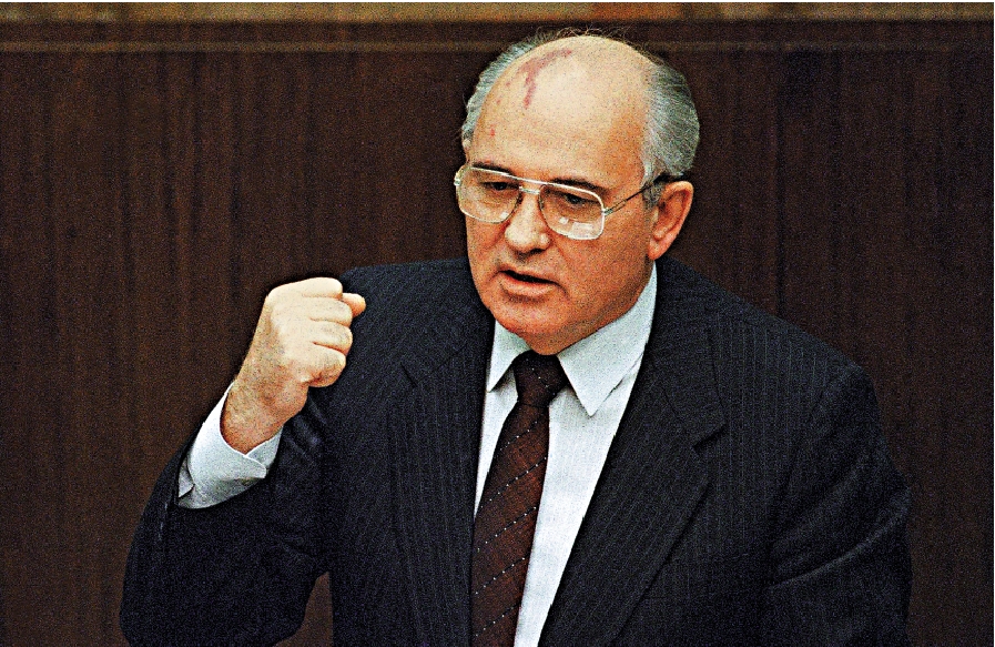 　　圖：蘇聯最後一任領導人戈爾巴喬夫8月30日病逝，圖為其1991年1月在莫斯科發表講話。\美聯社