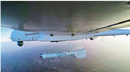 　　圖：察打一體版「長鷹」早前完成了投彈測試。