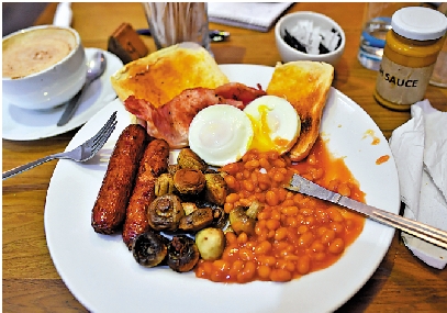 　　圖：由於原材料價格上漲，全套英式早餐漲價15%。\路透社