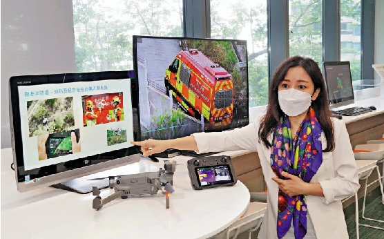　　圖：麥燕萍介紹消防處應用的無人機。\大公報記者蕭霖攝