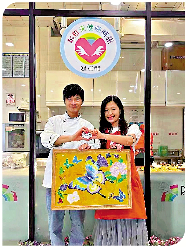 　　圖：「台灣媽媽」李紹嬅創辦彩虹天使咖啡屋，幫助大陸聽障青年自力更生。\受訪者供圖