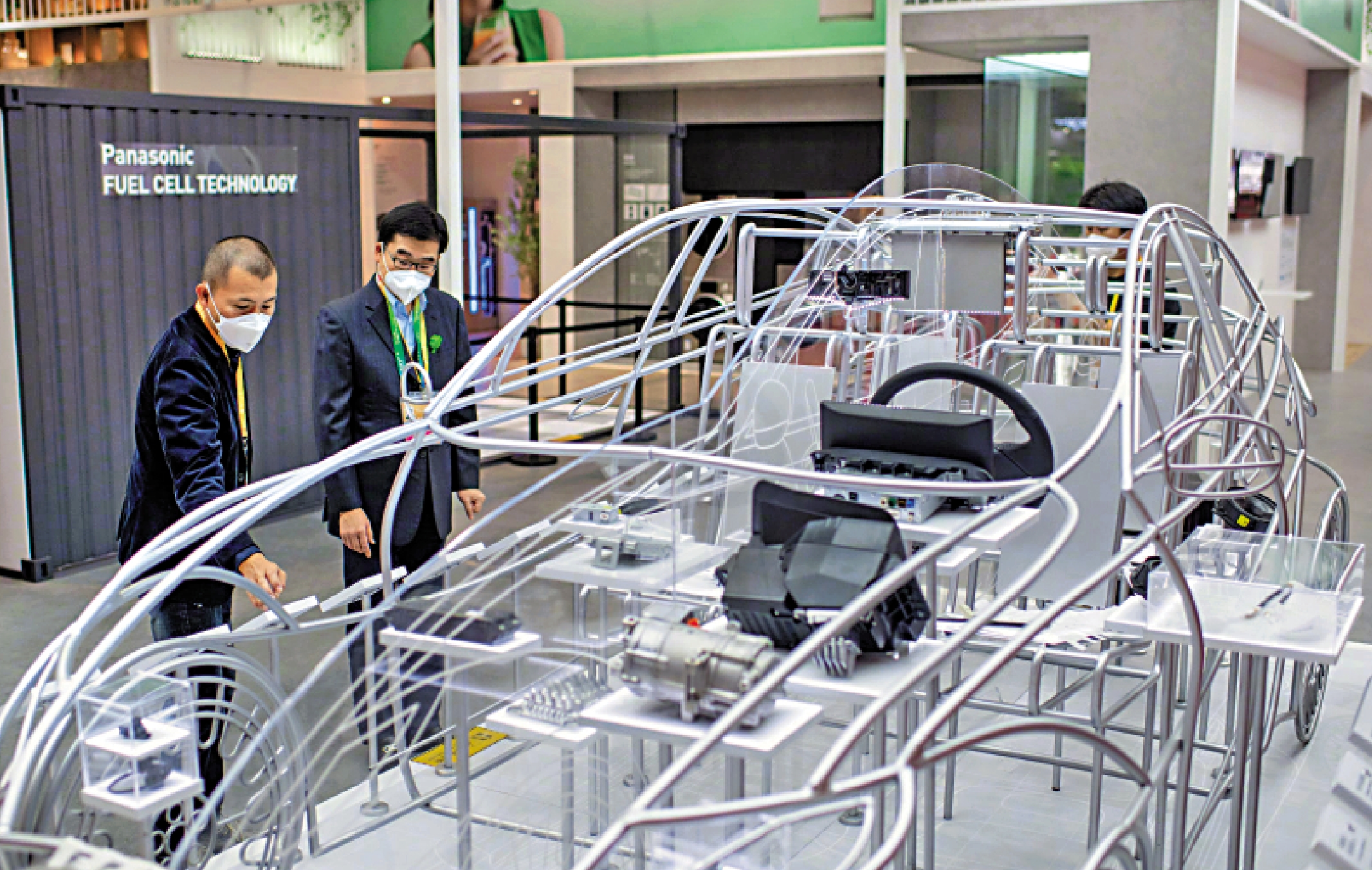 　　圖：第五屆中國國際進口博覽會於2022年11月4日拉開帷幕，工作人員在做最後的調試工作。/網絡圖片