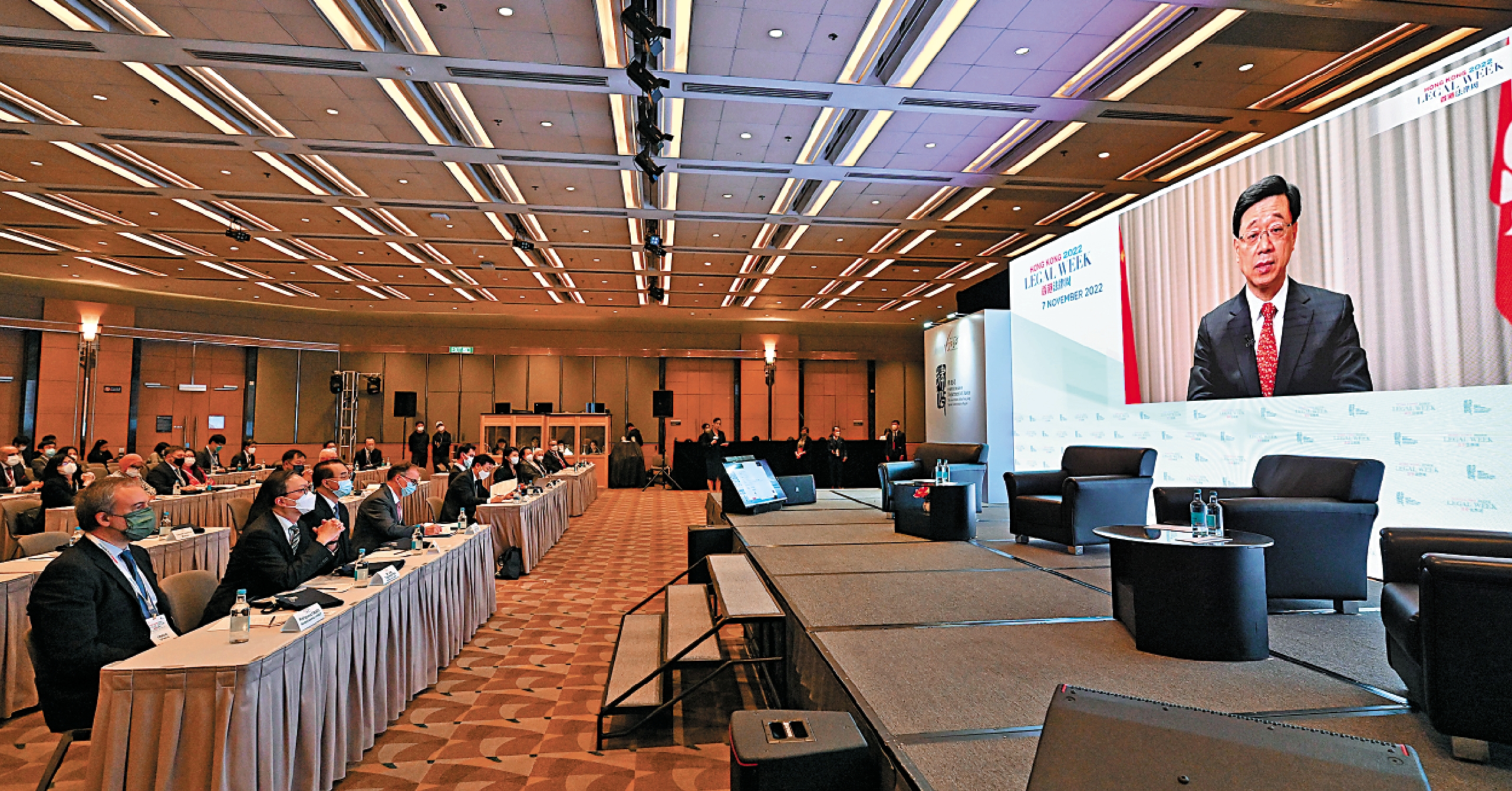 　　圖：行政長官李家超昨於香港法律周2022——亞太國際私法峰會上視頻致辭時表示，國際嘉賓參與法律周活動是對香港、對香港法治、對「一國兩制」投下信任票。