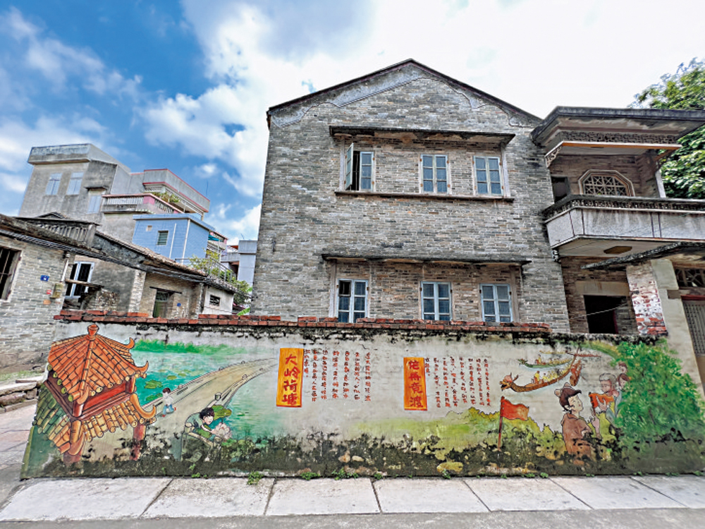 　　圖：廣州南沙大嶺村的牆繪繪出當地民俗。\大公報記者黃寶儀攝
