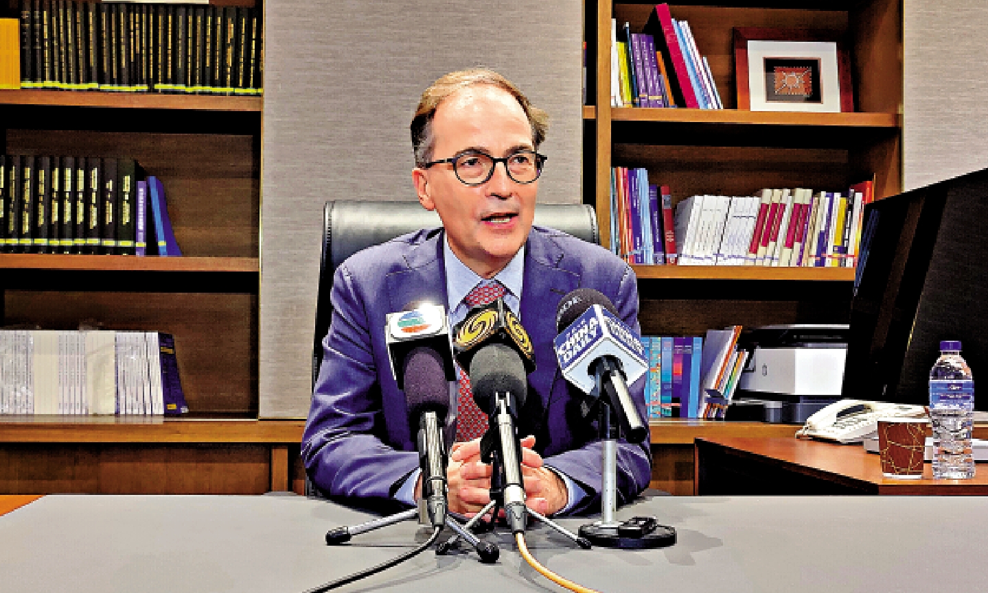 　　圖：海牙國際私法會議秘書長貝納斯科尼表示，隨着更多國際法律組織落戶香港，香港的「國際法律樞紐」地位必將更穩固。