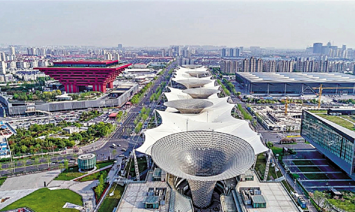 圖:中國在2010年於上海成功舉辦綜合類的世博會,主題為「城市,讓生活更美好」。
