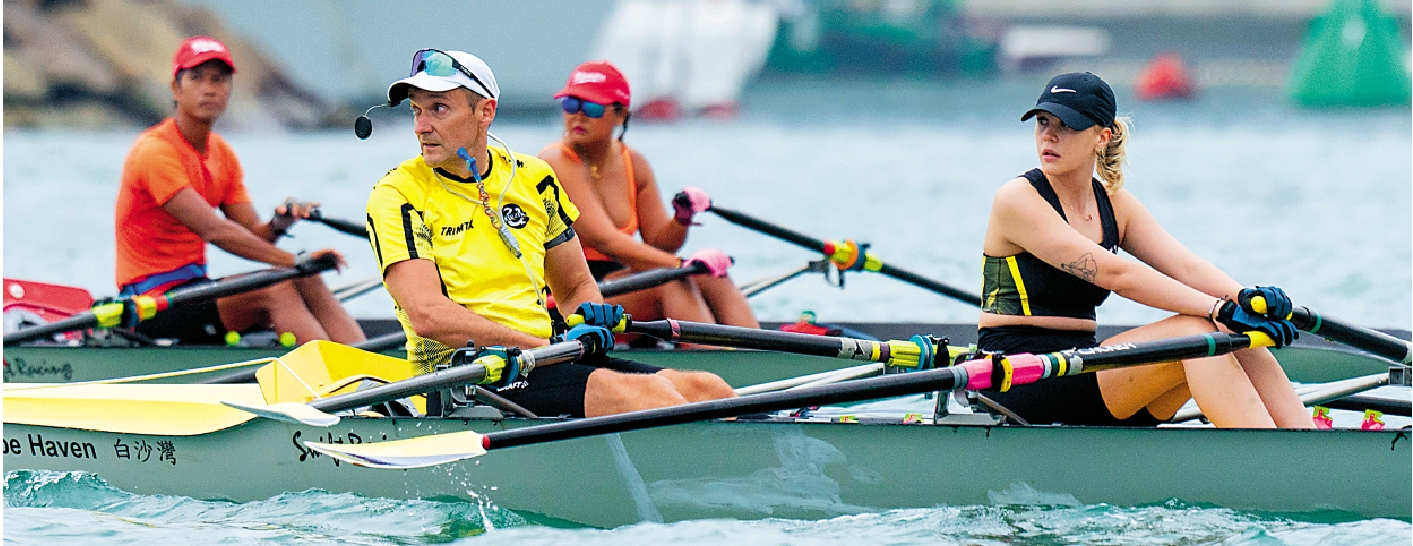 　　圖：Jukka Haikonen（前左）及Salla Haikonen（前右）以「父女檔」披甲上陣。