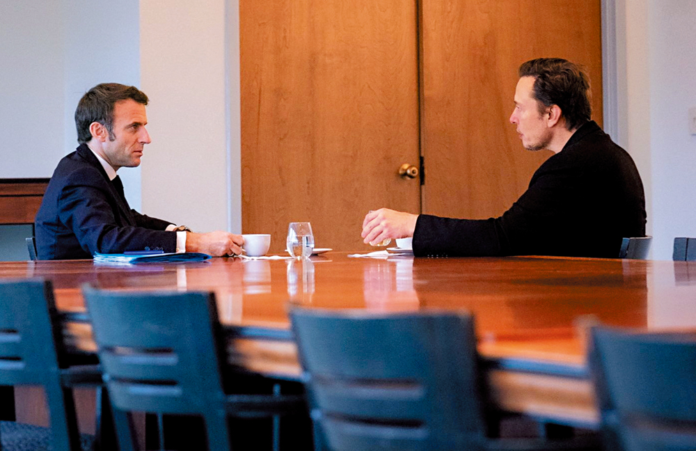 　　圖：法國總統馬克龍2日與馬斯克會面，討論推特內容審核政策。\路透社