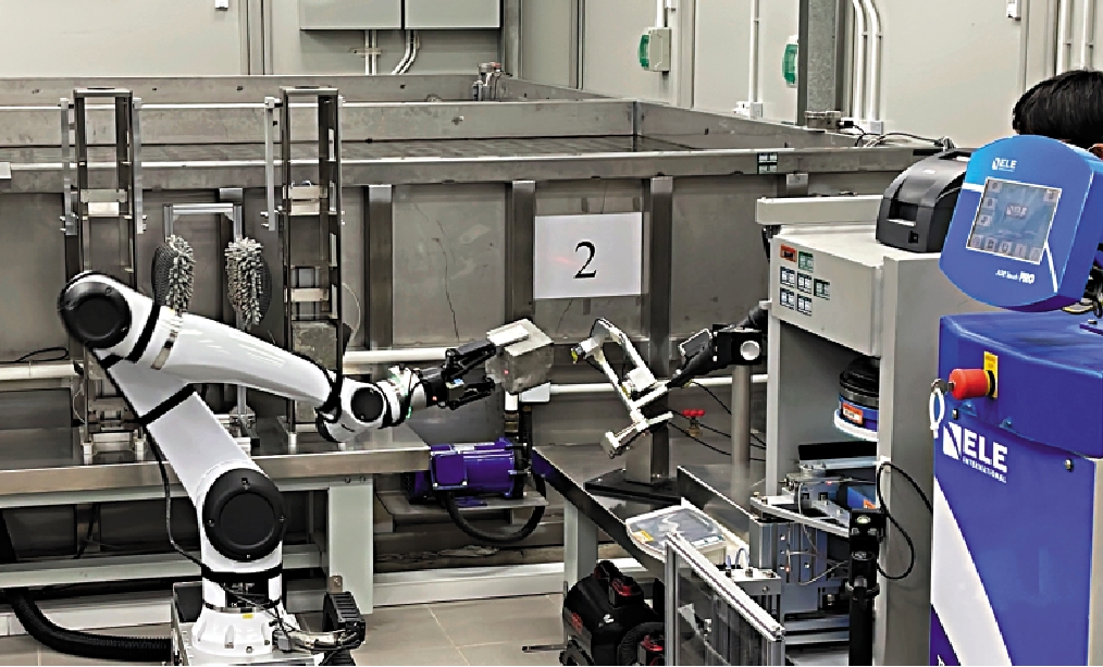 　　圖：土力工程處的混凝土磚壓力測試，僅政府部分每年已逾20萬次。