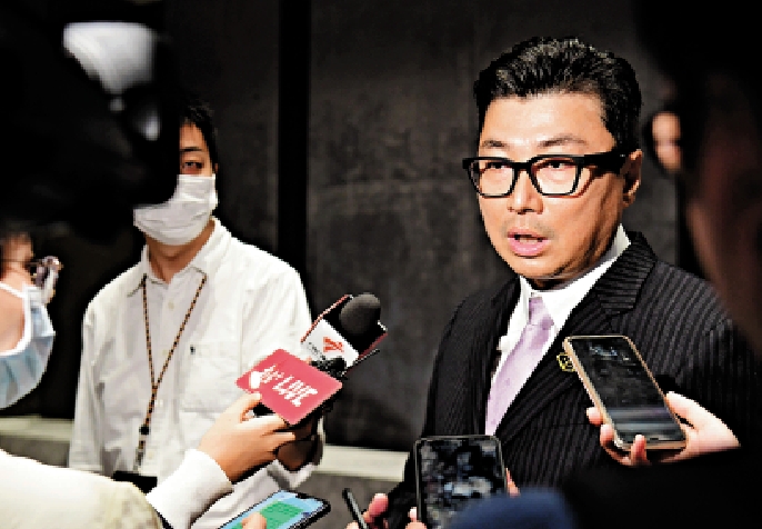 　　圖：順豐創辦人王衛（圖）妻子鄧麗貞購入大嶼山塘福臨海別墅連周邊地皮。