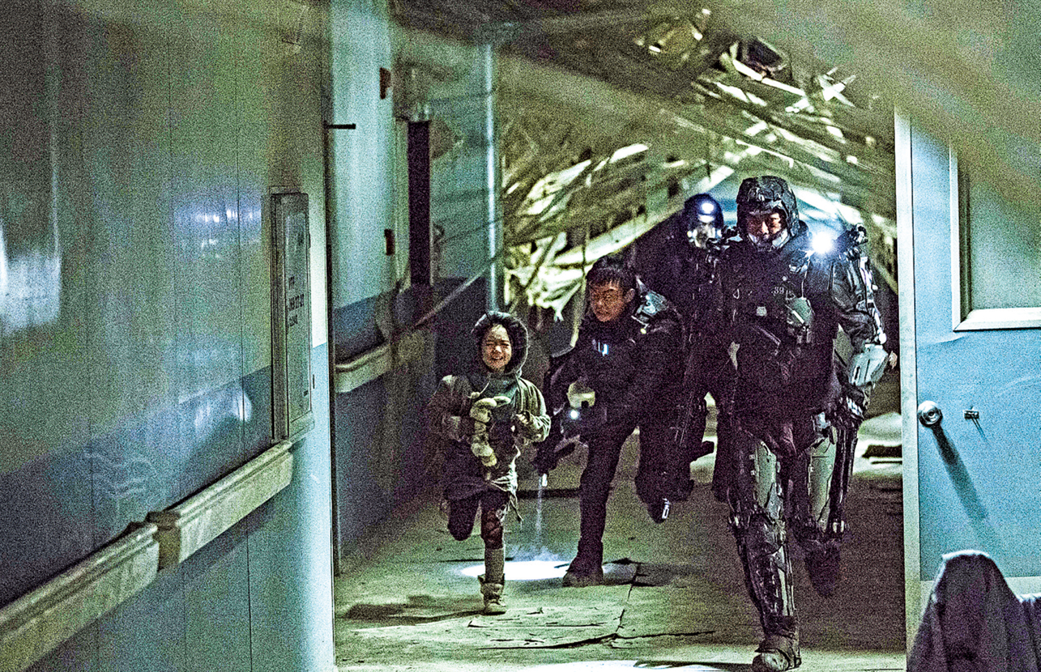 　　圖：香港科幻片《明日戰記》以機甲為主題。