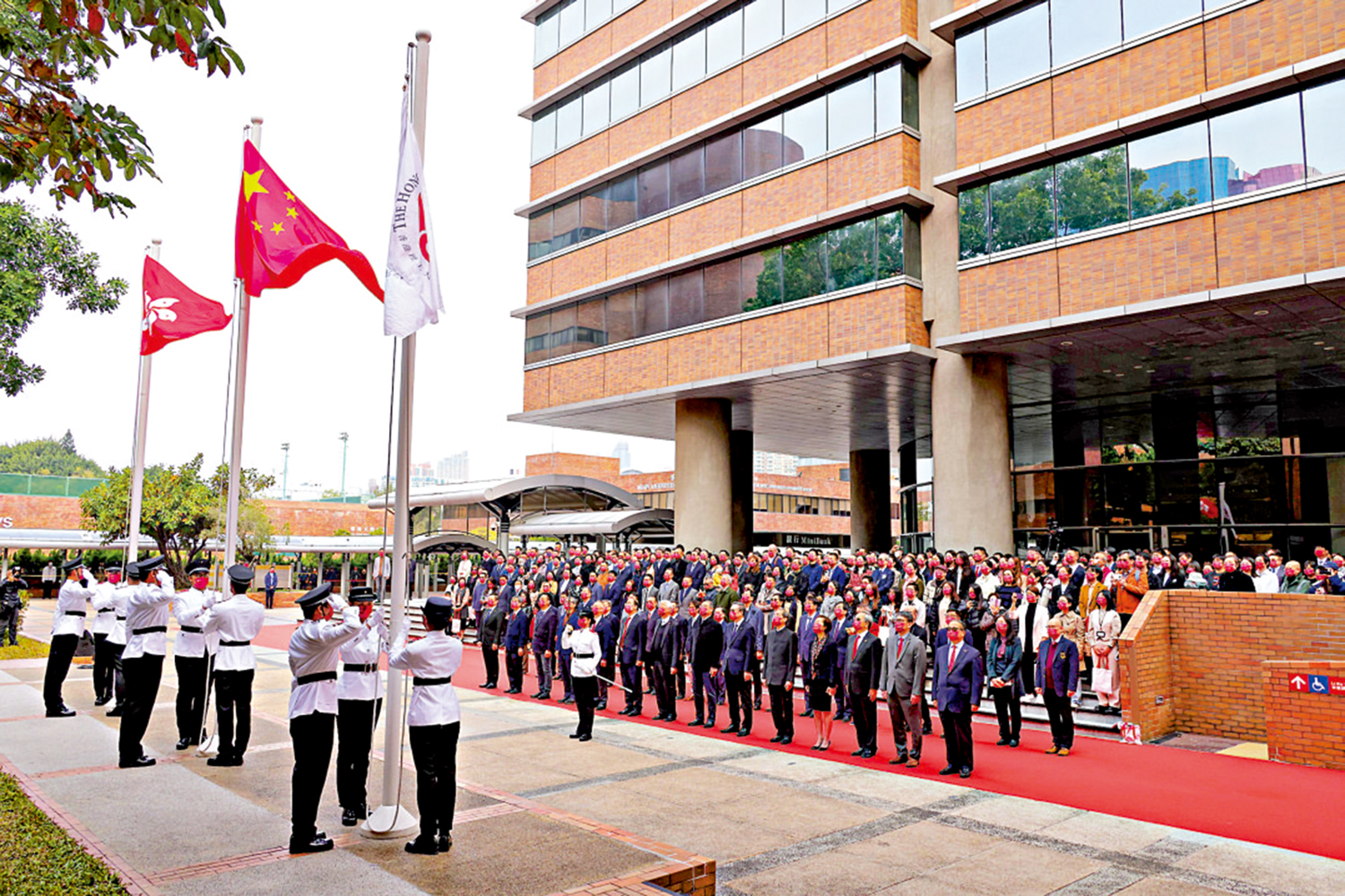 　　圖：香港理工大學昨晨舉行元旦升旗儀式。
