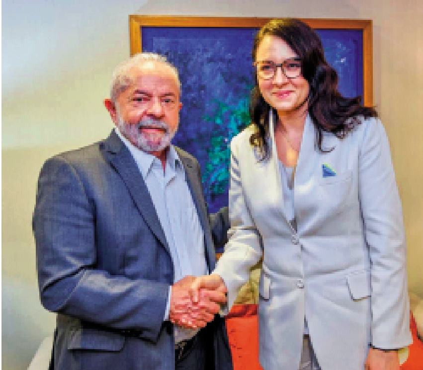 　　圖：盧拉（左）正式就職前與烏副總理兼經濟部長斯維里登科會面。\網絡圖片