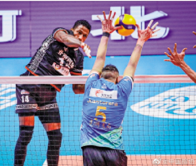 　　圖：北京隊（黑衫）進攻點百花齊放，是成功衛冕一大殺着。\網絡圖片