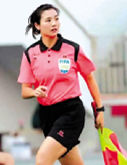 　　圖：中國的謝麗君以助理球證身份入選執法今年女足世界盃。