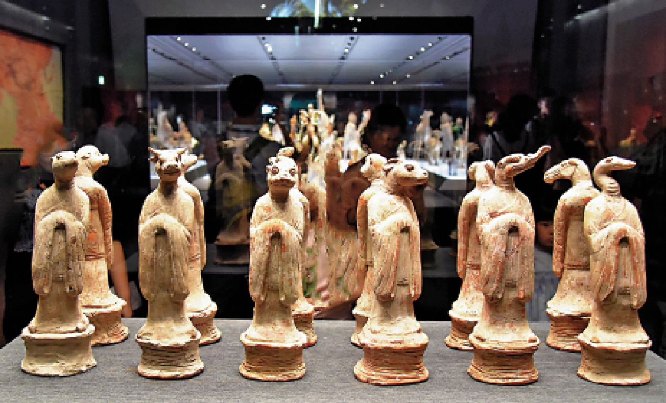 　　圖：陝西歷史博物館唐代十二生肖俑，右三為兔俑。\大公報記者李陽波攝