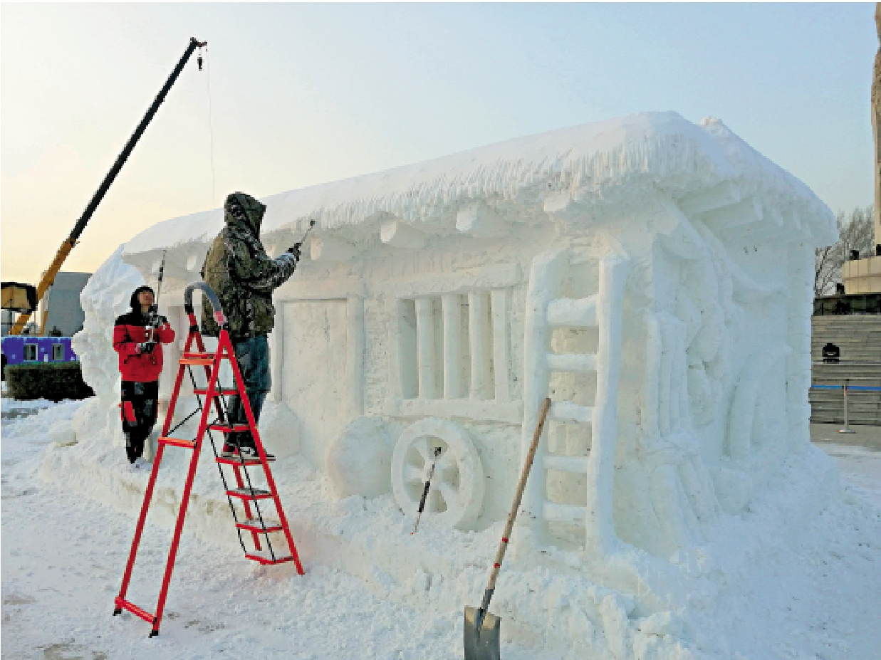 　　圖：冰雕團隊以關東特色傳統民間建築為藍本，創作雪屋。