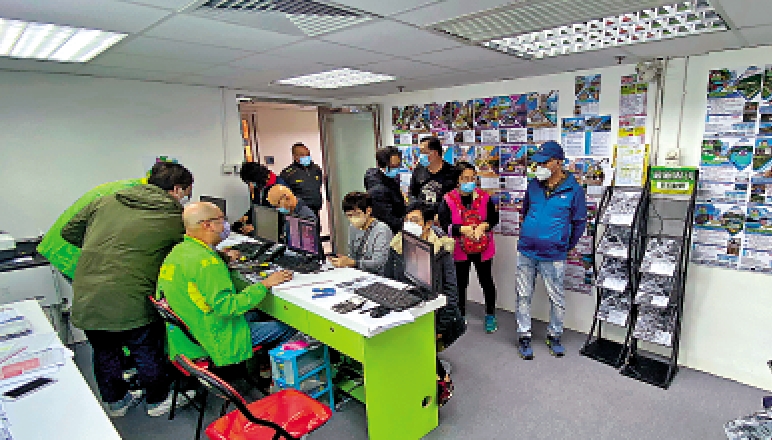 圖:疫下市民難外出,遊客又難訪港,因此可受惠於「鼓勵計劃」的旅行社不多。\資料圖片