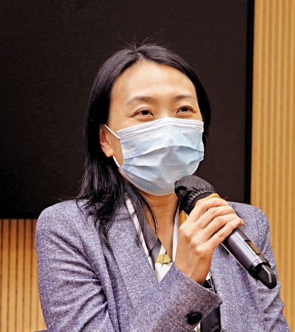 　　圖：由沙士到新冠，20年間林倩雯由初級醫生晉升到資深專科醫生。\大公報記者麥潤田攝