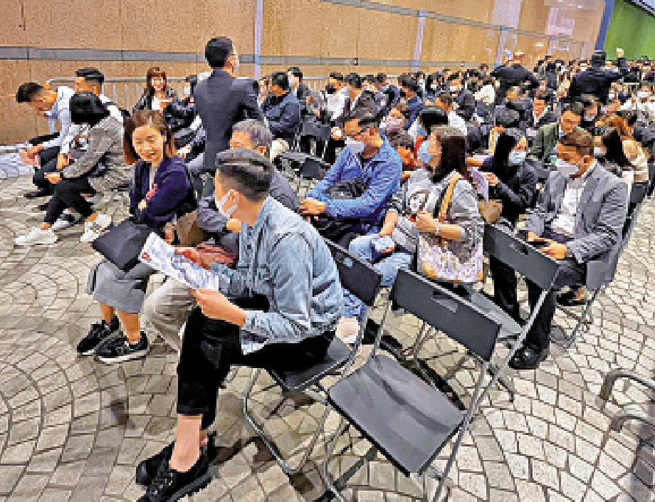 　　圖：買家申請發展商提供的按揭時，須有足夠的還款能力。