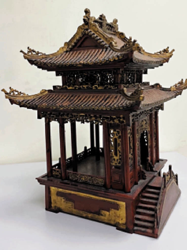 　　圖：戲樓燙樣，二十八厘米高。/作者供圖